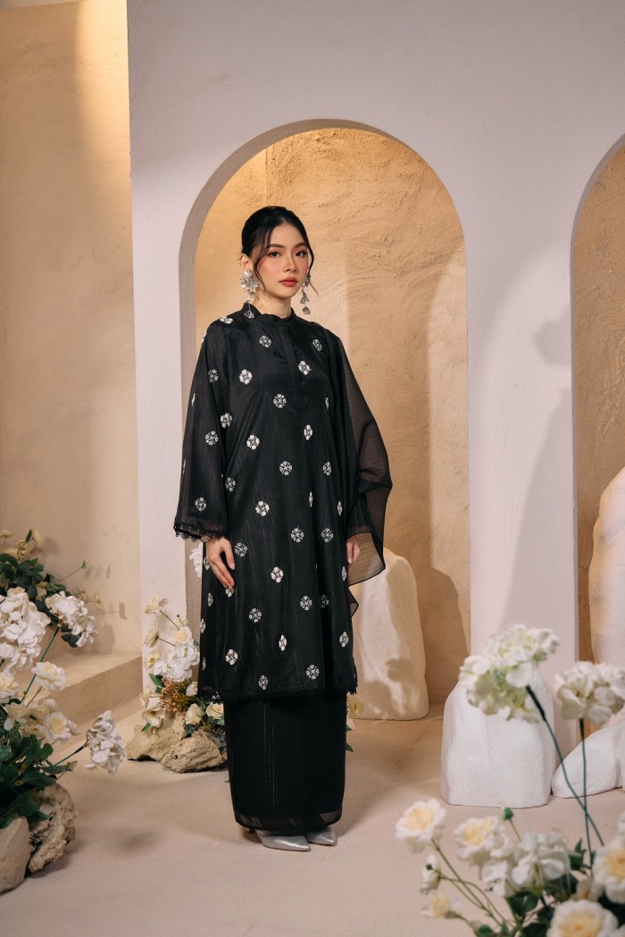 Inara Kurung in Raven Black