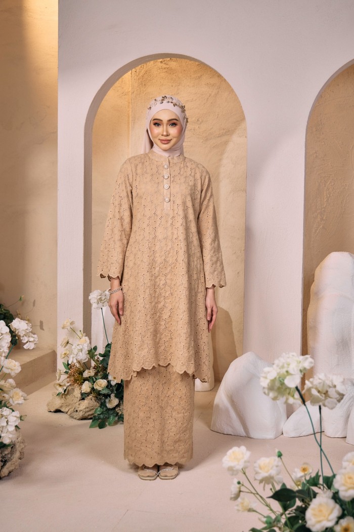 Julia Kurung in Desert Bloom