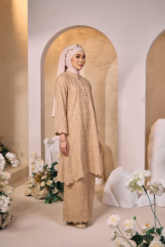 Julia Kurung in Desert Bloom