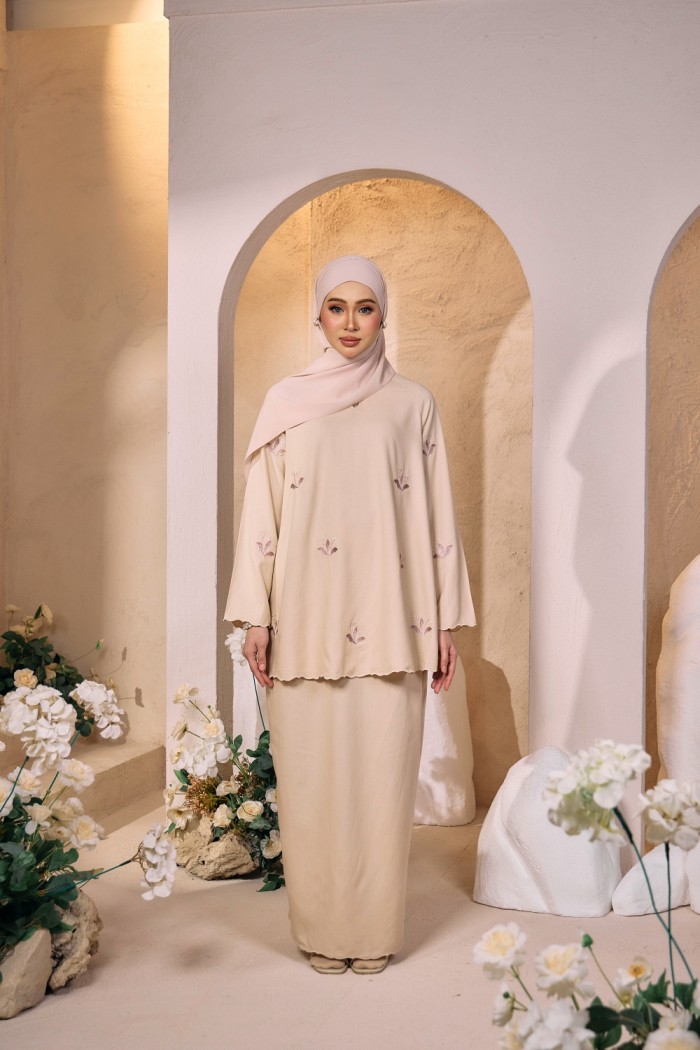 Malysa in Light Beige