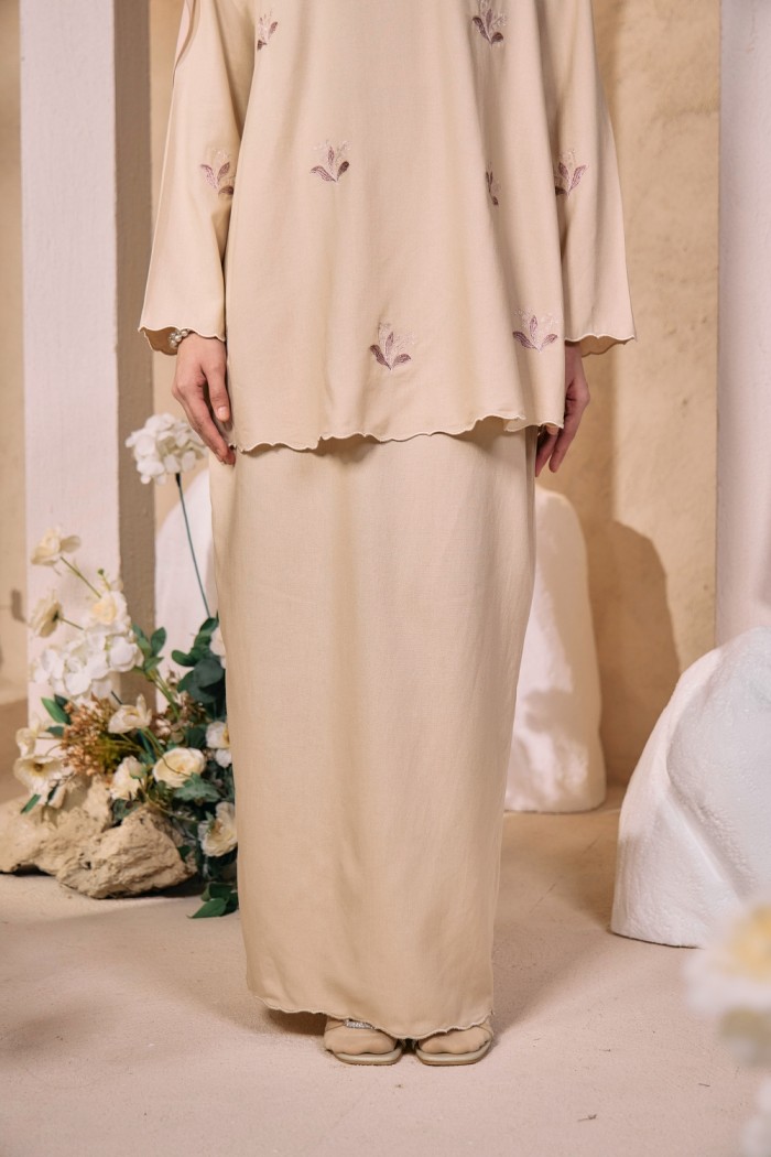 Malysa in Light Beige