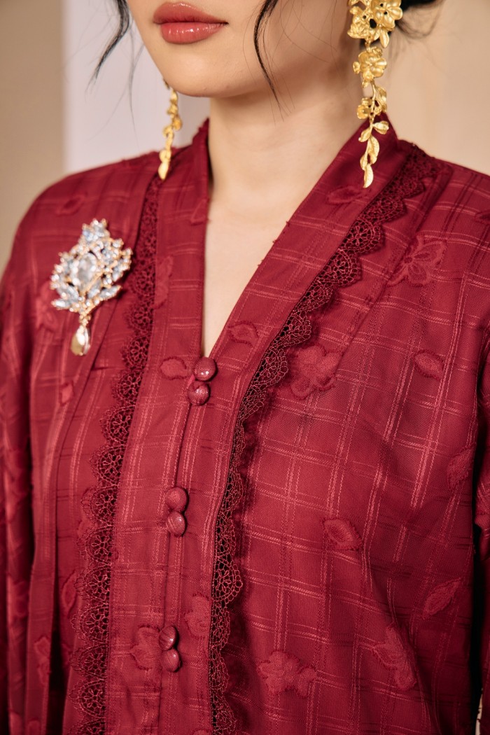 Qartika in Vintage Maroon